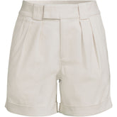 Women's Plus Size Chino High Rise Pleated 7" Shorts