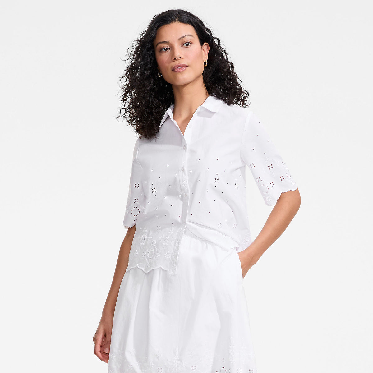 Women's Poplin Eyelet Button Front Shirt