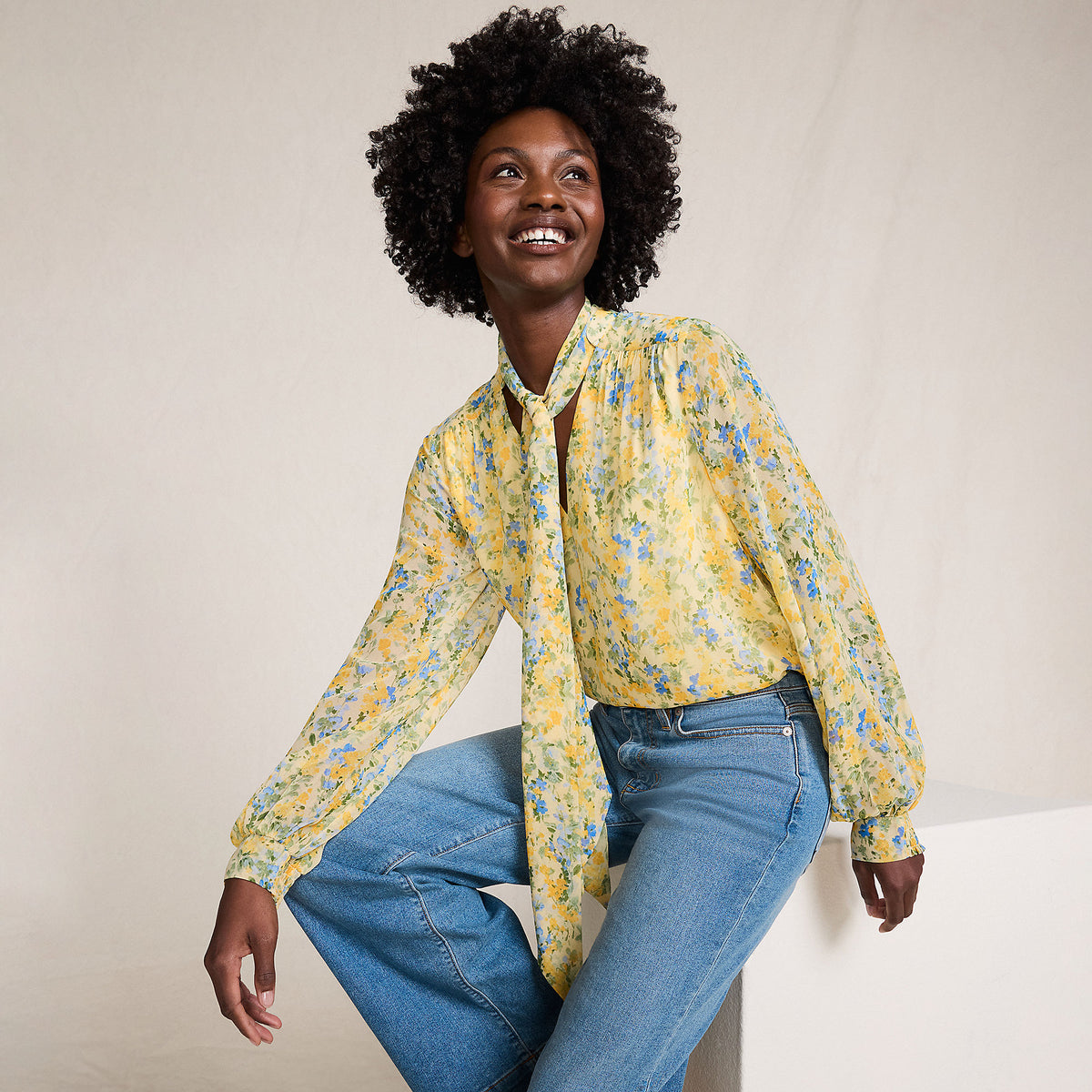 Women's Chiffon Removable Tie Neck Blouse