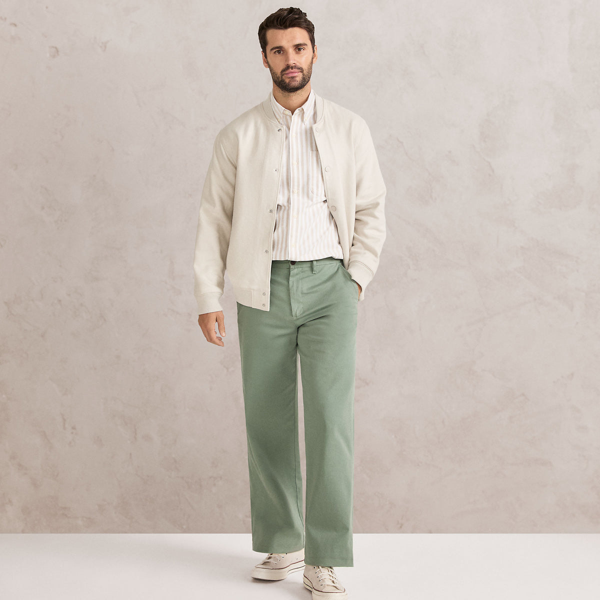 Men's Relaxed Straight Fit Knockabout Chino